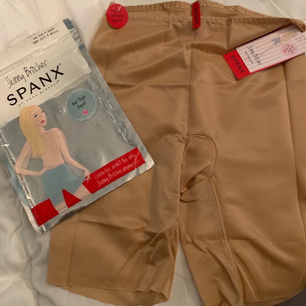 Spanx mid thigh shapers shorts nude sz.small New